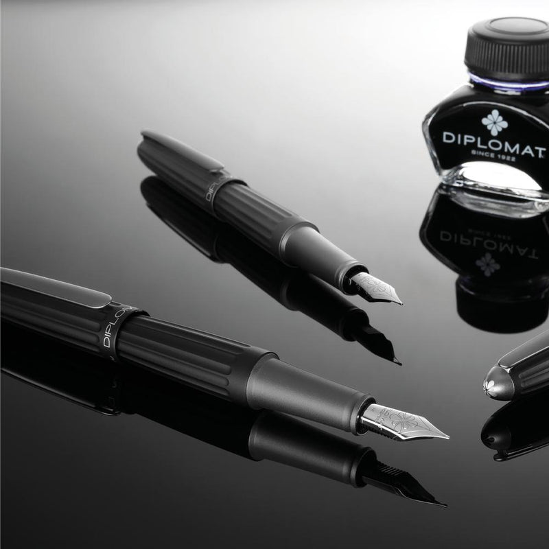 Diplomat Aero Black Fountain Pen - Three Pens and Ink Bottle | EndlessPens