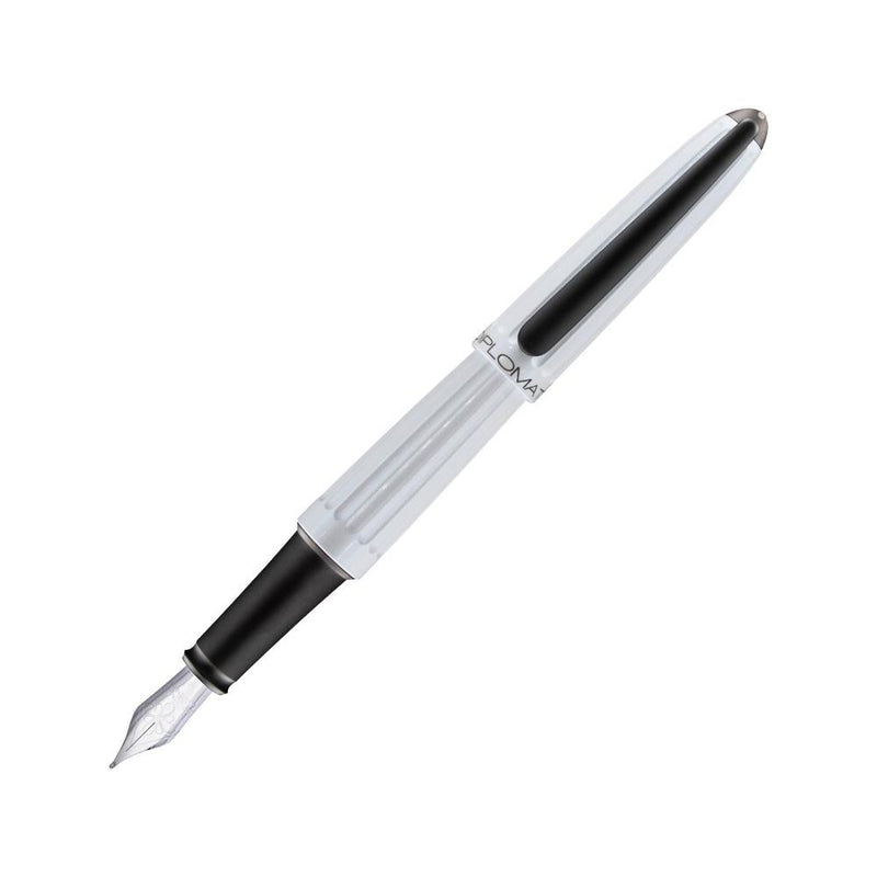 Diplomat Aero Lacquered White Fountain Pen - Pen Leaning Left | EndlessPens