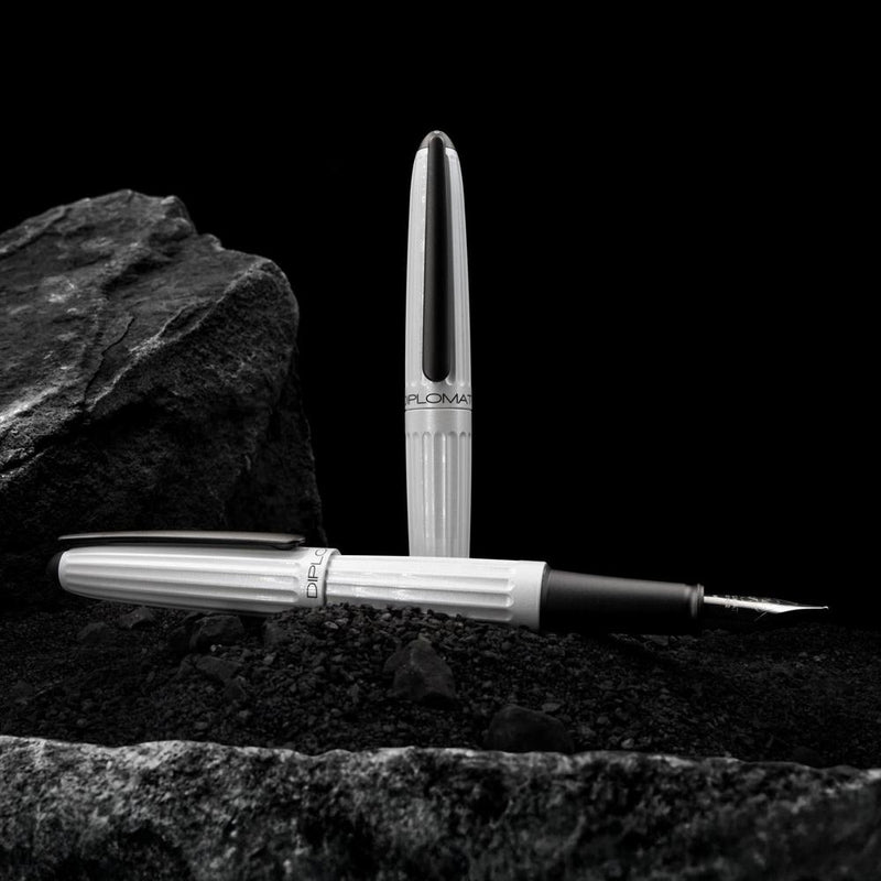 Diplomat Aero Lacquered White Fountain Pen - Two Fountain Pens | EndlessPens