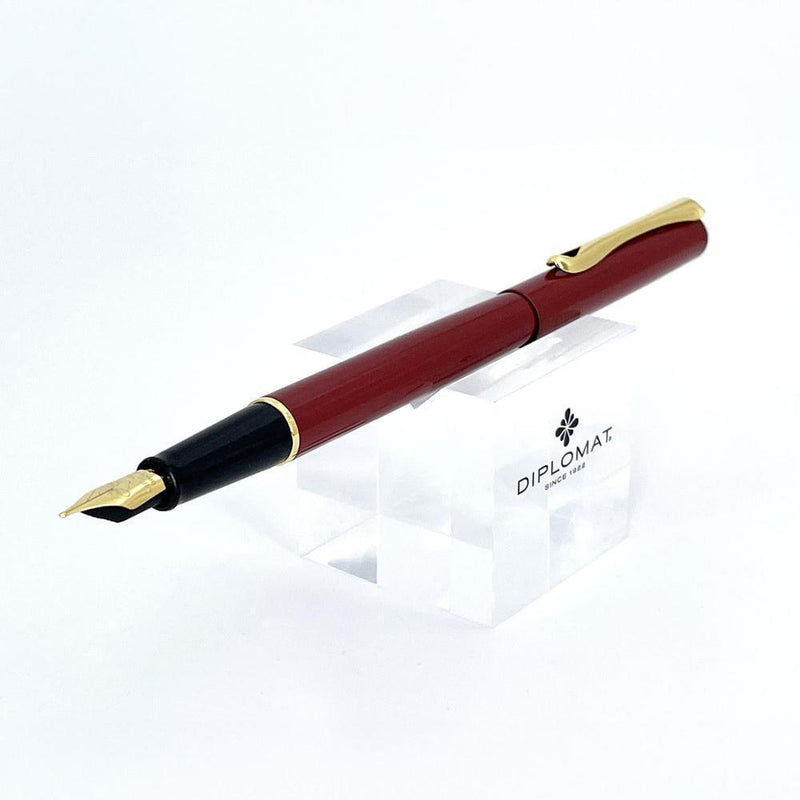 Diplomat Fountain Pen - Traveller Dark Red