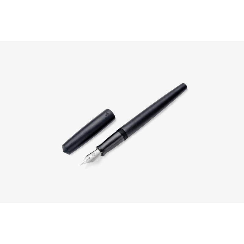 Gravitas Fountain Pen Gravitas - Entry | Black