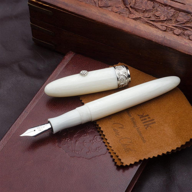 Kilk Baroque Ivory White Fountain Pen - Cap and Nib