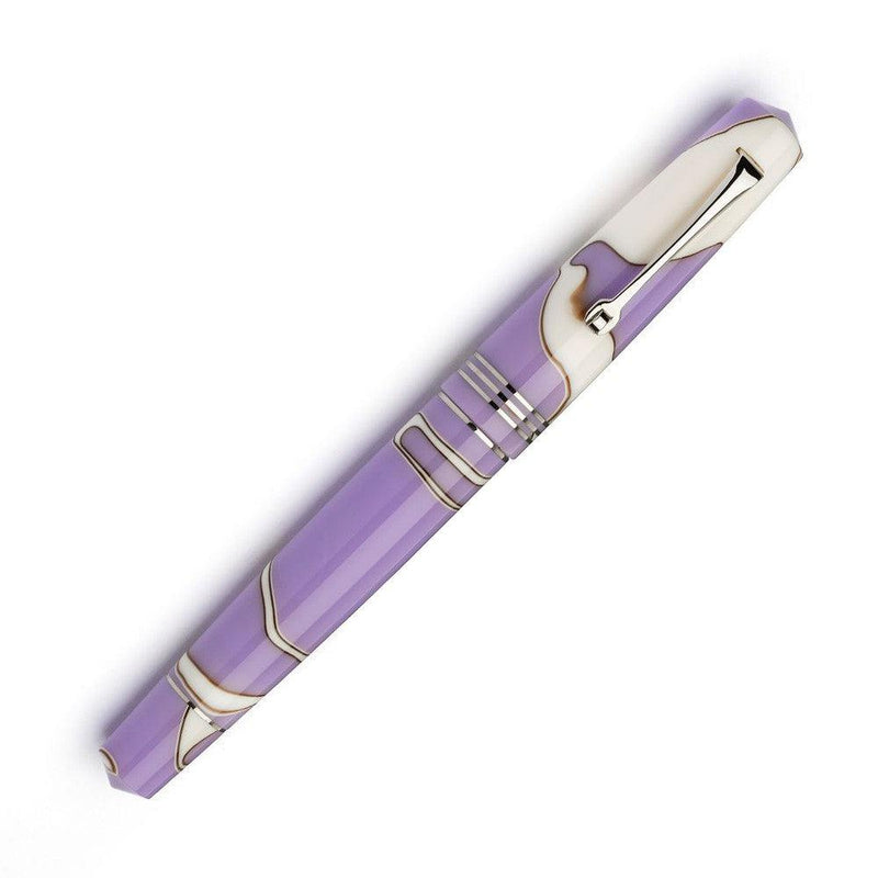 Leonardo Momento Zero Nuvola Lilac Fountain Pen (14K Gold) - Pen With Cap Cover On White Background | EndlessPens