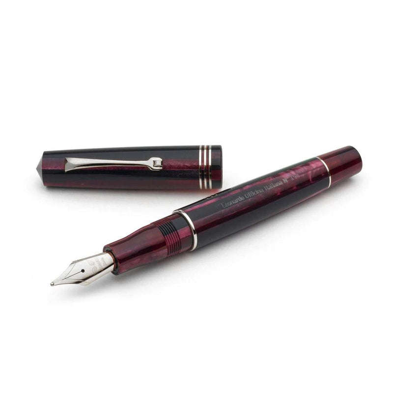 Leonardo Fountain Pen - Momento Zero (14K Gold) - Prugna (Prune)