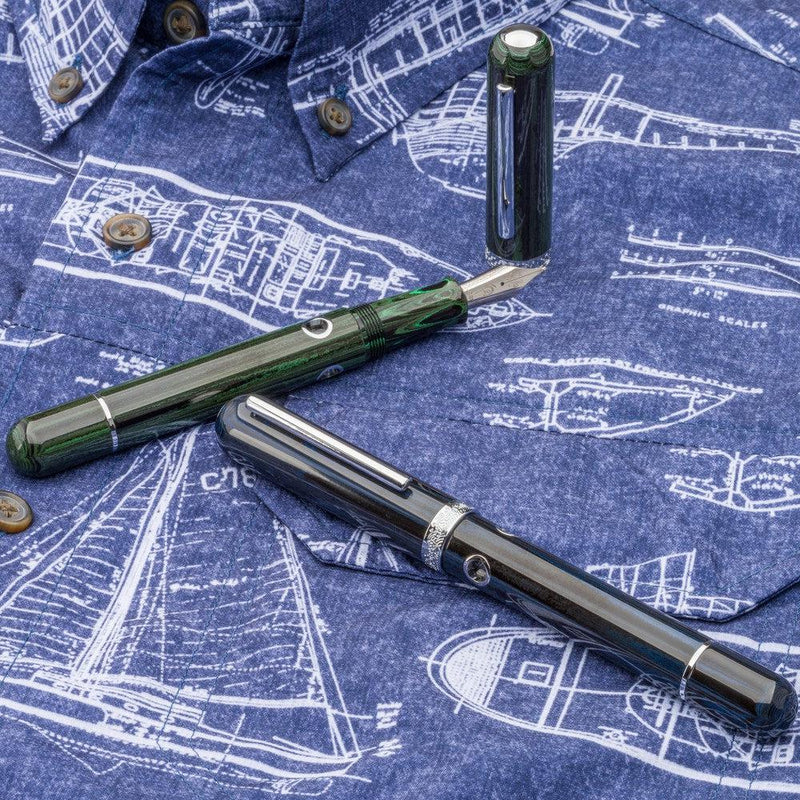 Nahvalur (Narwhal) Fountain Pen - Nautilus - Chelonia Green