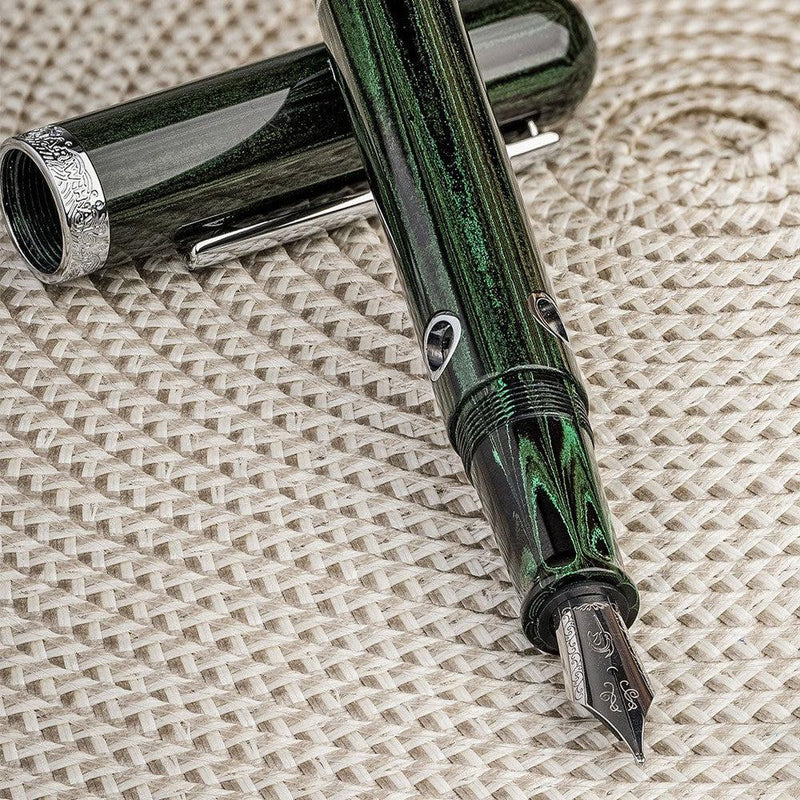 Nahvalur (Narwhal) Fountain Pen - Nautilus - Chelonia Green