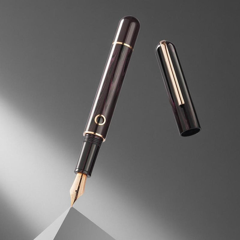 Nahvalur (Narwhal) Fountain Pen - Nautilus (Plongeur Shape) - Stylophora Berry