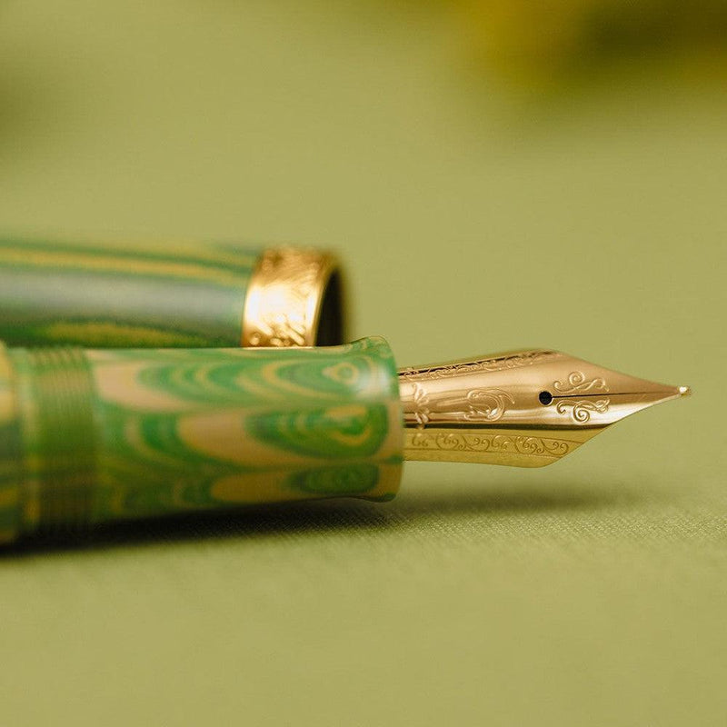 Nahvalur Nautilus Spring Fountain Pen - Close Up View Of The Gold Nib | EndlessPens