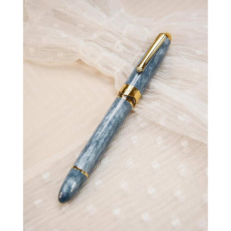 Nahvalur × @artynijp French Chateau Fountain Pen