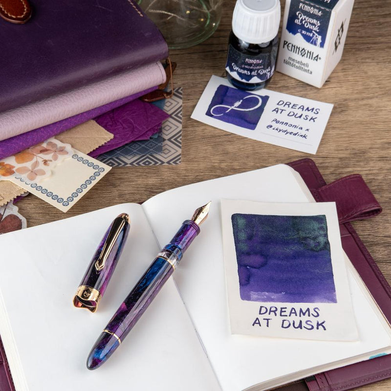 Nahvalur × @skydyedink Starlit Canvas Fountain Pen Set | EndlessPens