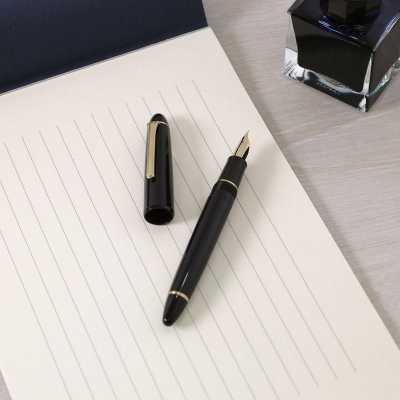 Sailor 1911 Casual L Gold Trim Fountain Pen in Muted Black with Cap Cover Detached | EndlessPens